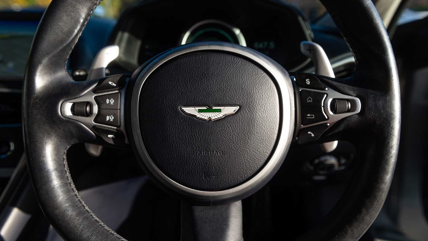 Used Aston Martin DB11 2019 for sale - 76842899: Photo 11