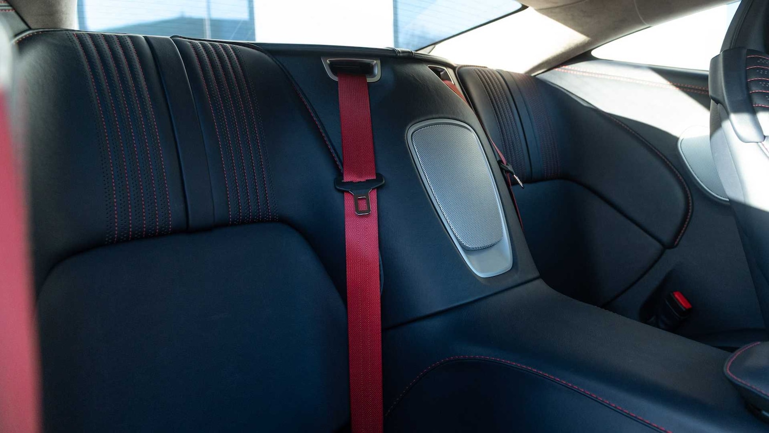 Used Aston Martin DB11 2019 for sale - 76842899: Photo 15