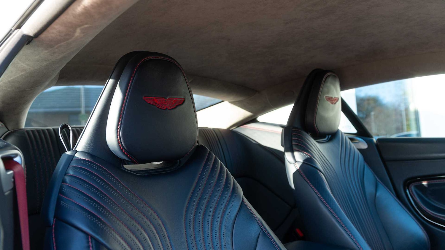 Used Aston Martin DB11 2019 for sale - 76842899: Photo 30