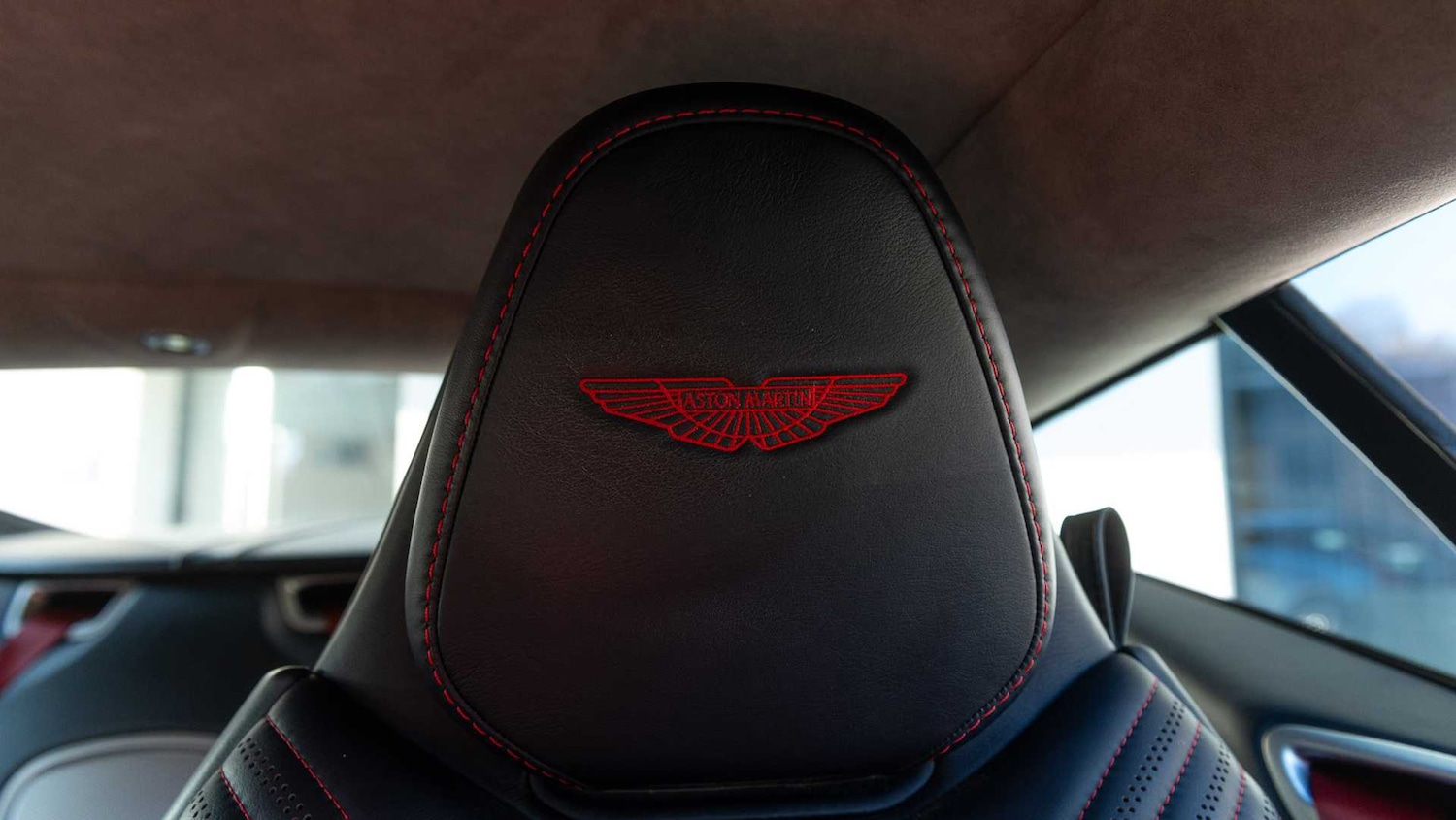 Used Aston Martin DB11 2019 for sale - 76842899: Photo 35