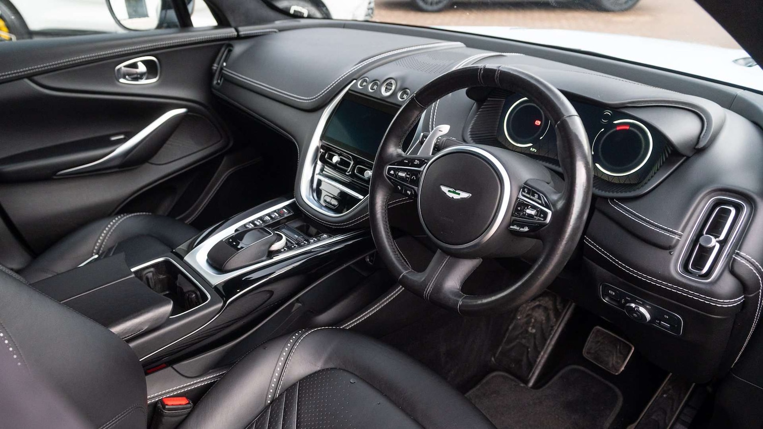 Used Aston Martin DBX 2021 for sale - 77239855: Photo 3