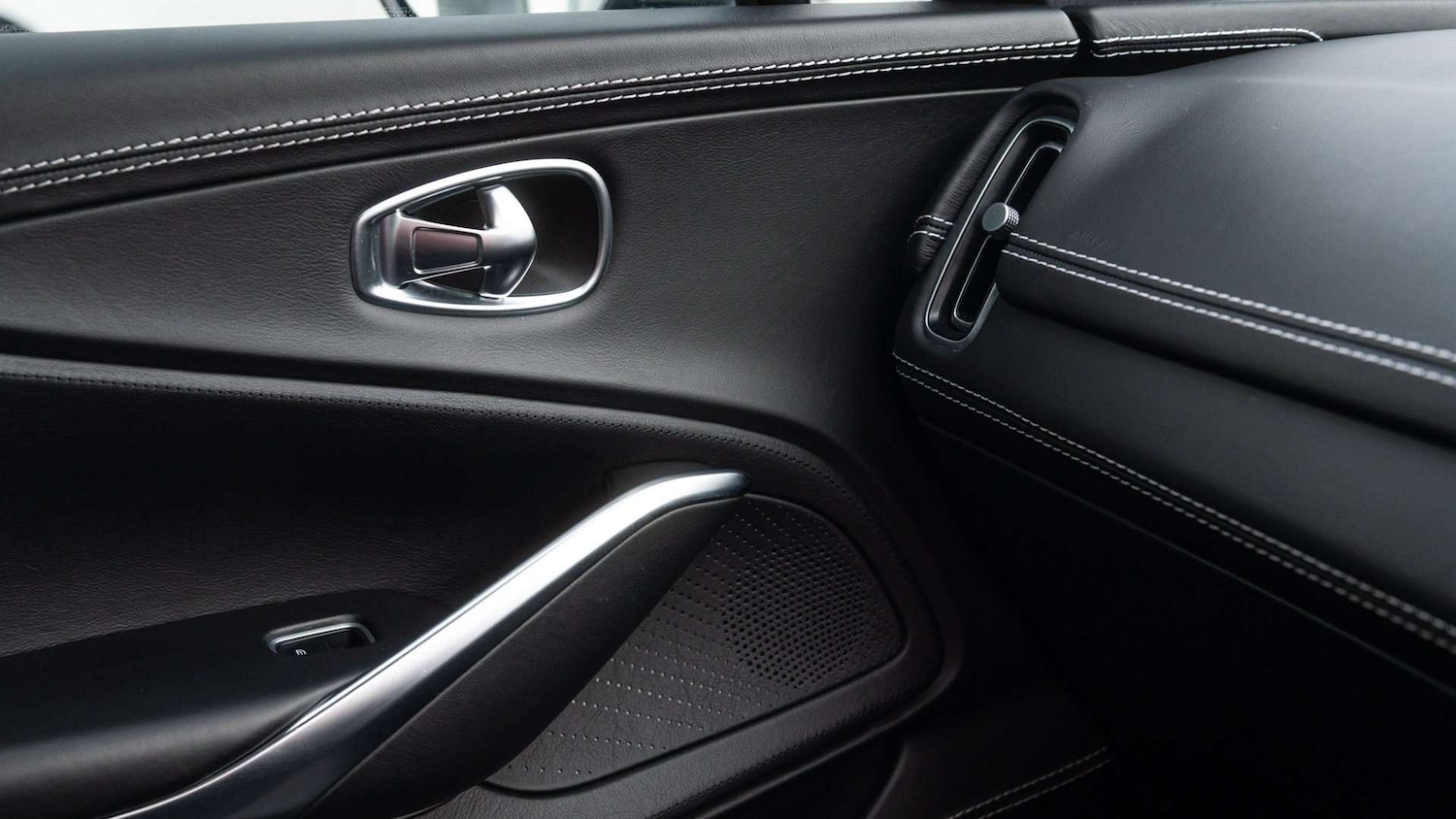 Used Aston Martin DBX 2021 for sale - 77239855: Photo 33