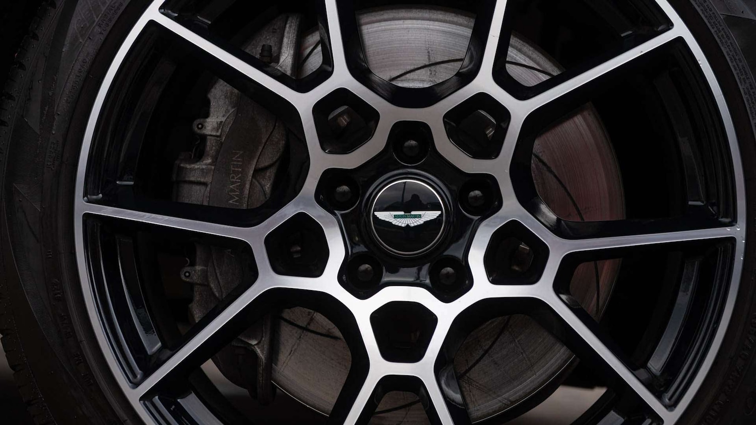 Used Aston Martin DBX 2021 for sale - 77239855: Photo 4