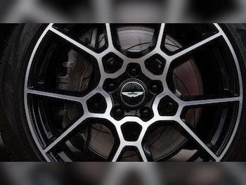 Used Aston Martin DBX 2021 for sale - 77239855: Photo