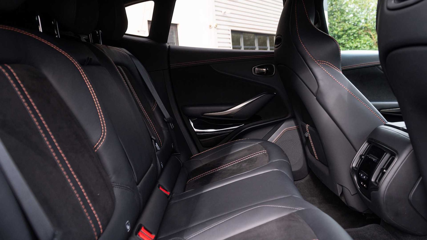 Used Aston Martin DBX 2022 for sale - 77674676: Photo 15