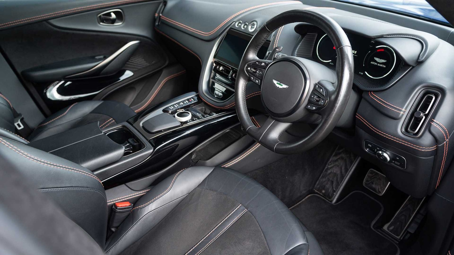 Used Aston Martin DBX 2022 for sale - 77674676: Photo 3