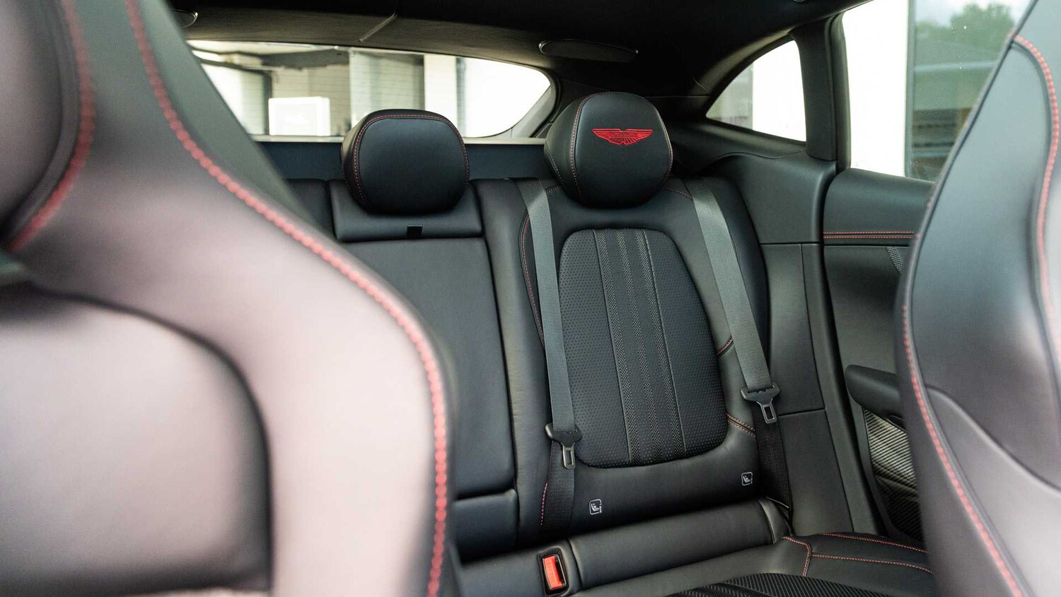 Used Aston Martin DBX 2025 for sale - 76916198: Photo 15