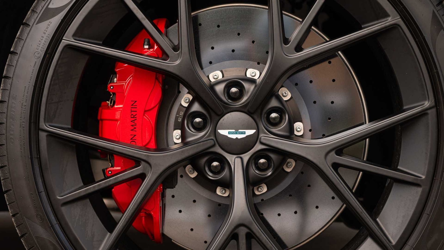 Used Aston Martin DBX 2025 for sale - 76916198: Photo 18