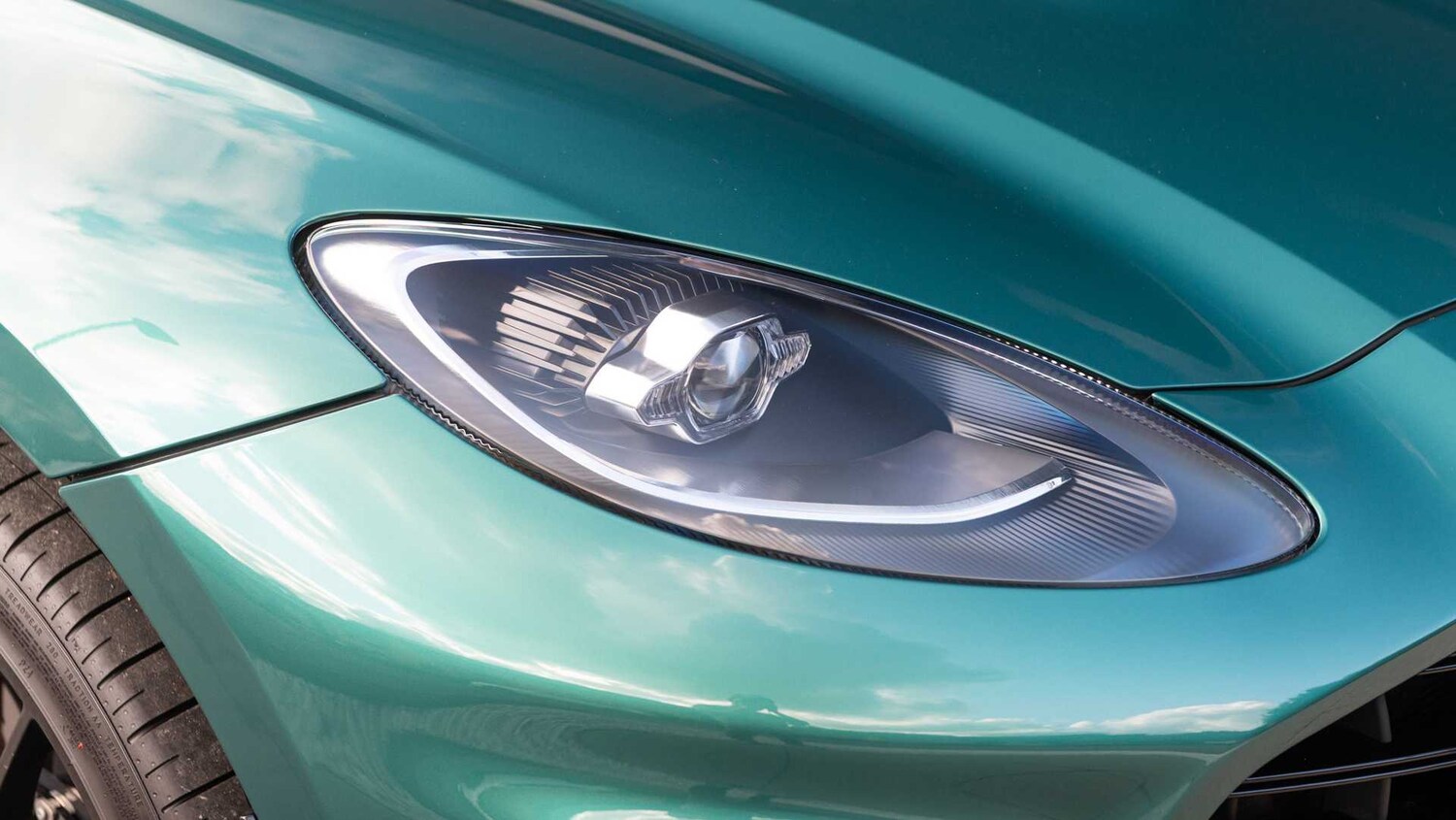 Used Aston Martin DBX 2025 for sale - 76916198: Photo 21