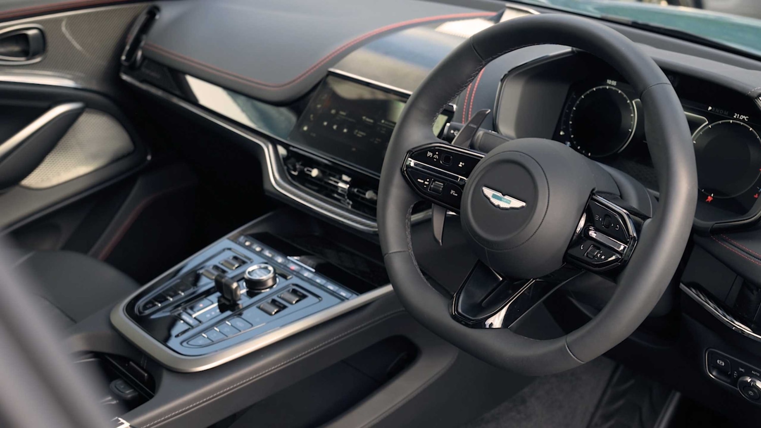 Used Aston Martin DBX 2025 for sale - 76916198: Photo 3