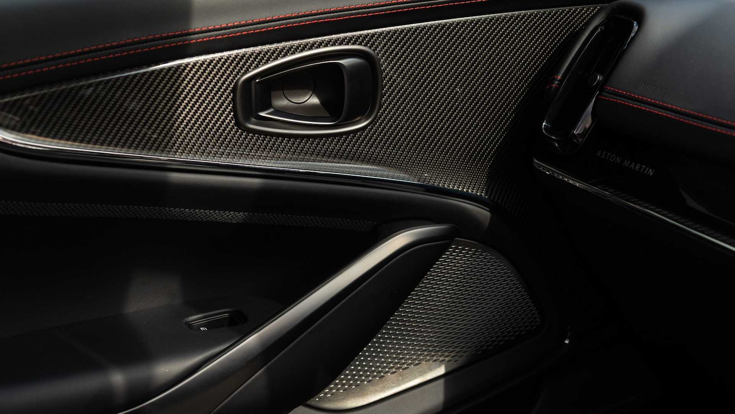 Used Aston Martin DBX 2025 for sale - 76916198: Photo 32