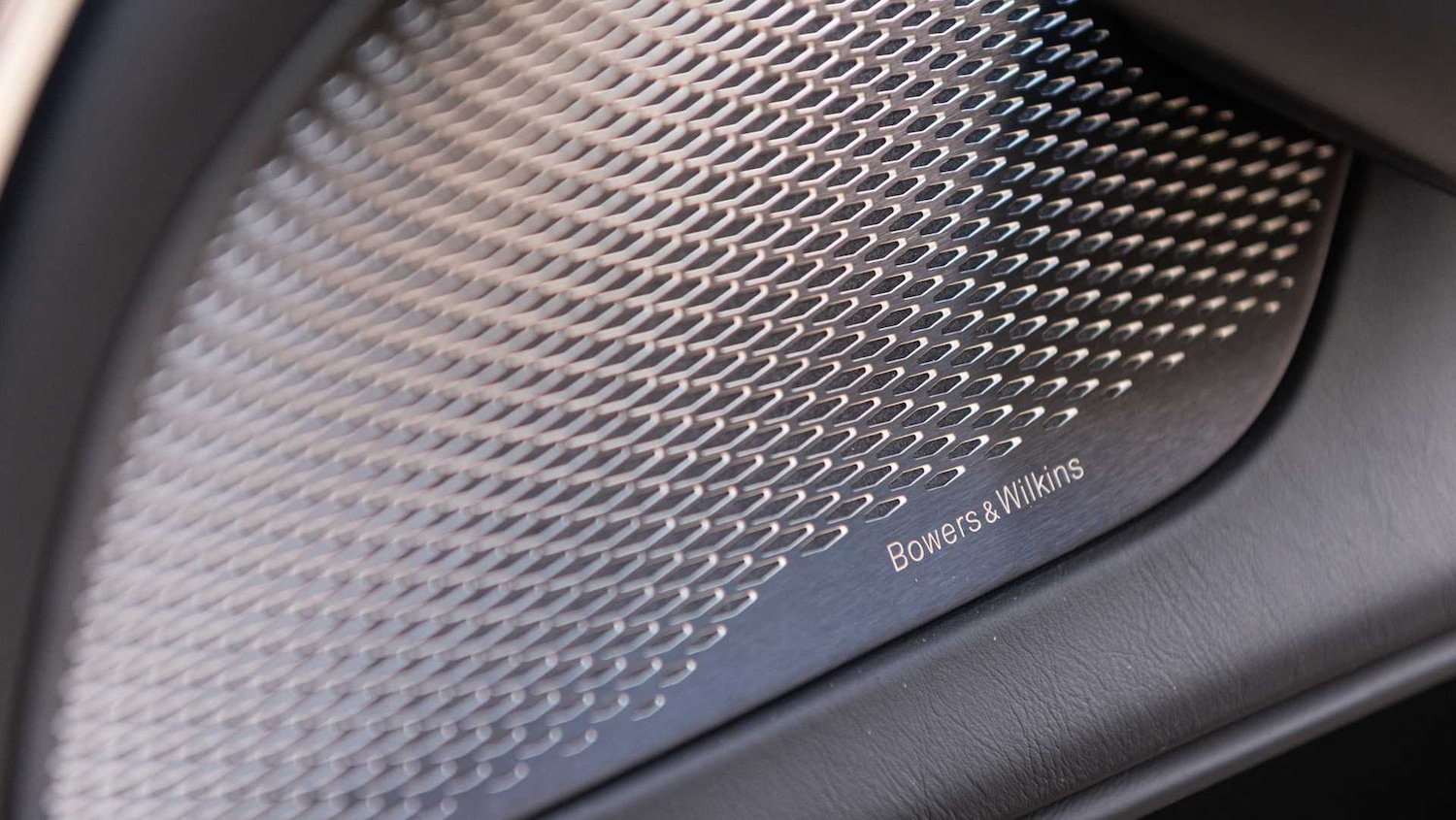 Used Aston Martin DBX 2025 for sale - 76916198: Photo 34