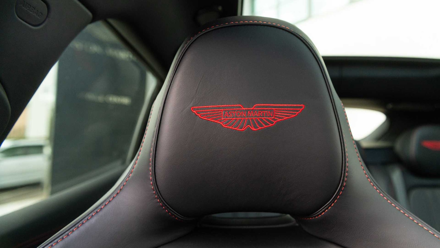Used Aston Martin DBX 2025 for sale - 76916198: Photo 5
