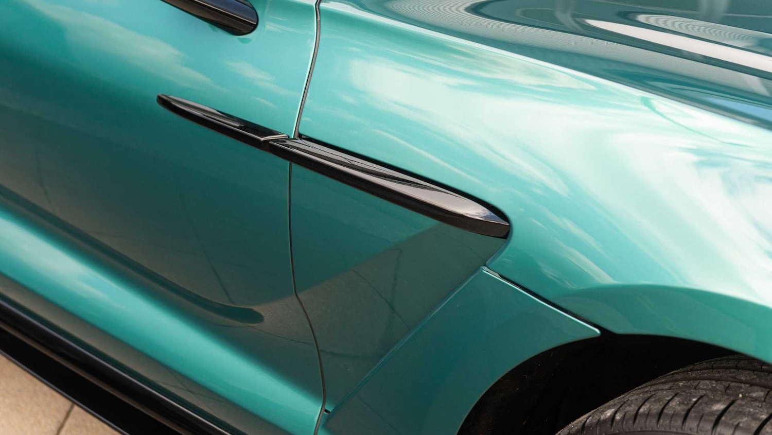 Used Aston Martin DBX 2025 for sale - 76916198: Photo 9