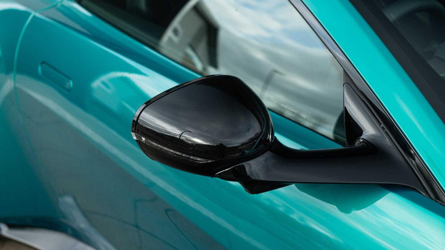 Used Aston Martin Vantage 2025 for sale - 77674771: Photo 24