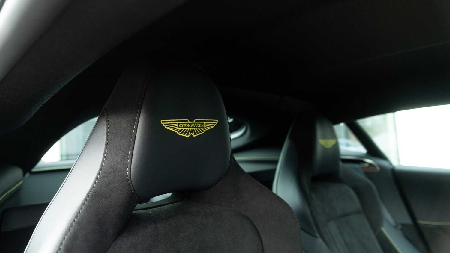 Used Aston Martin Vantage 2025 for sale - 77674771: Photo 31