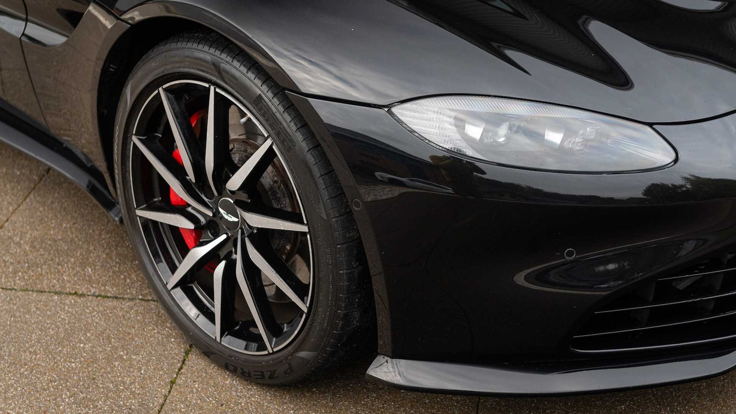 Used Aston Martin Vantage 2019 for sale - 76373806: Photo 19