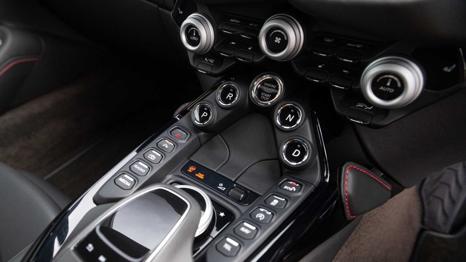 Used Aston Martin Vantage 2019 for sale - 76373806: Photo 32