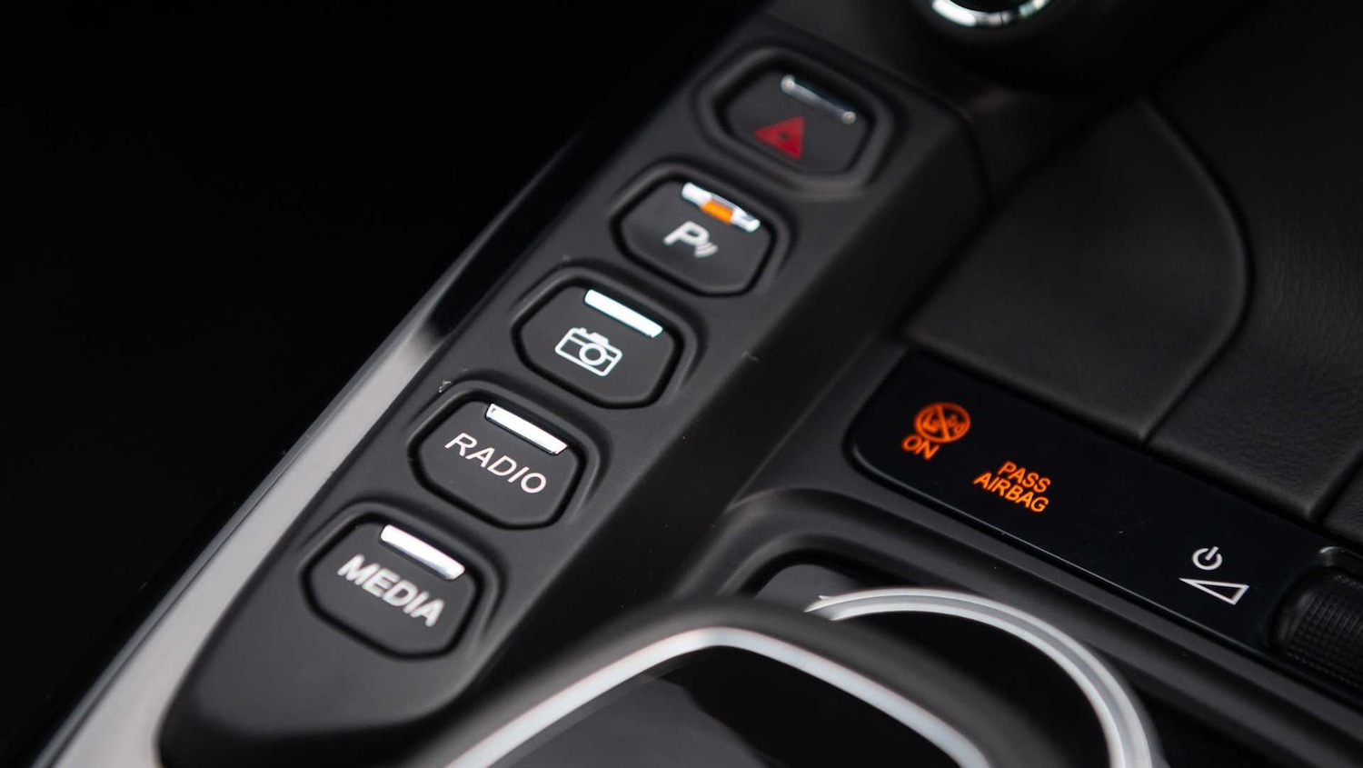 Used Aston Martin Vantage 2019 for sale - 76373806: Photo 33