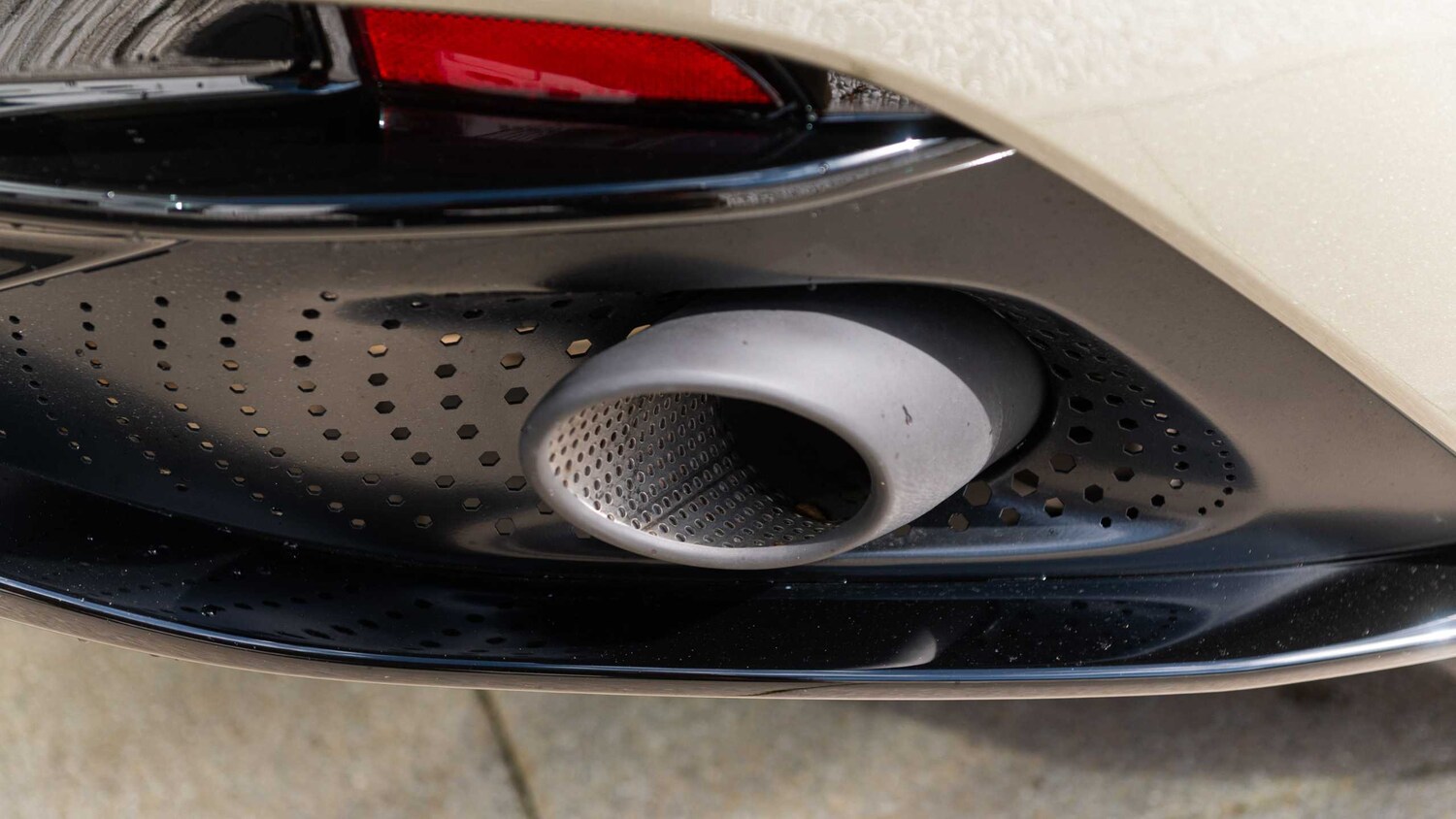 Used Aston Martin V8 2024 for sale - 78161339: Photo 24