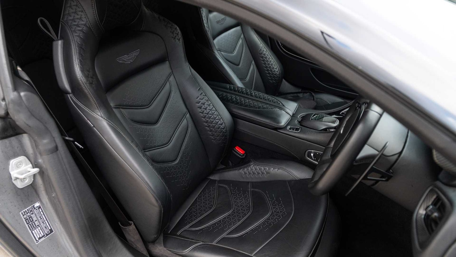 Used Aston Martin DBS 2021 for sale - 76916108: Photo 12