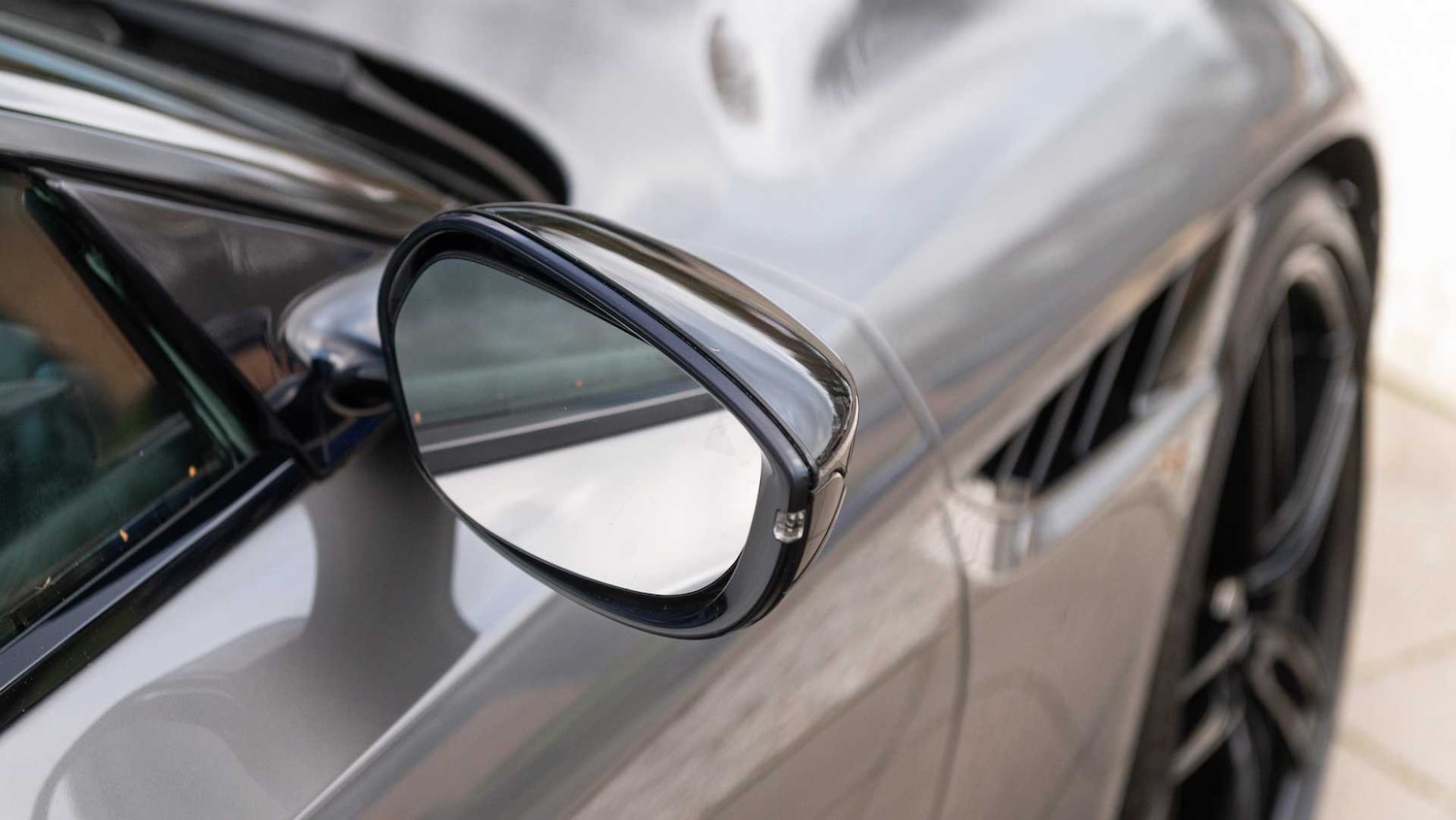 Used Aston Martin DBS 2021 for sale - 76916108: Photo 23