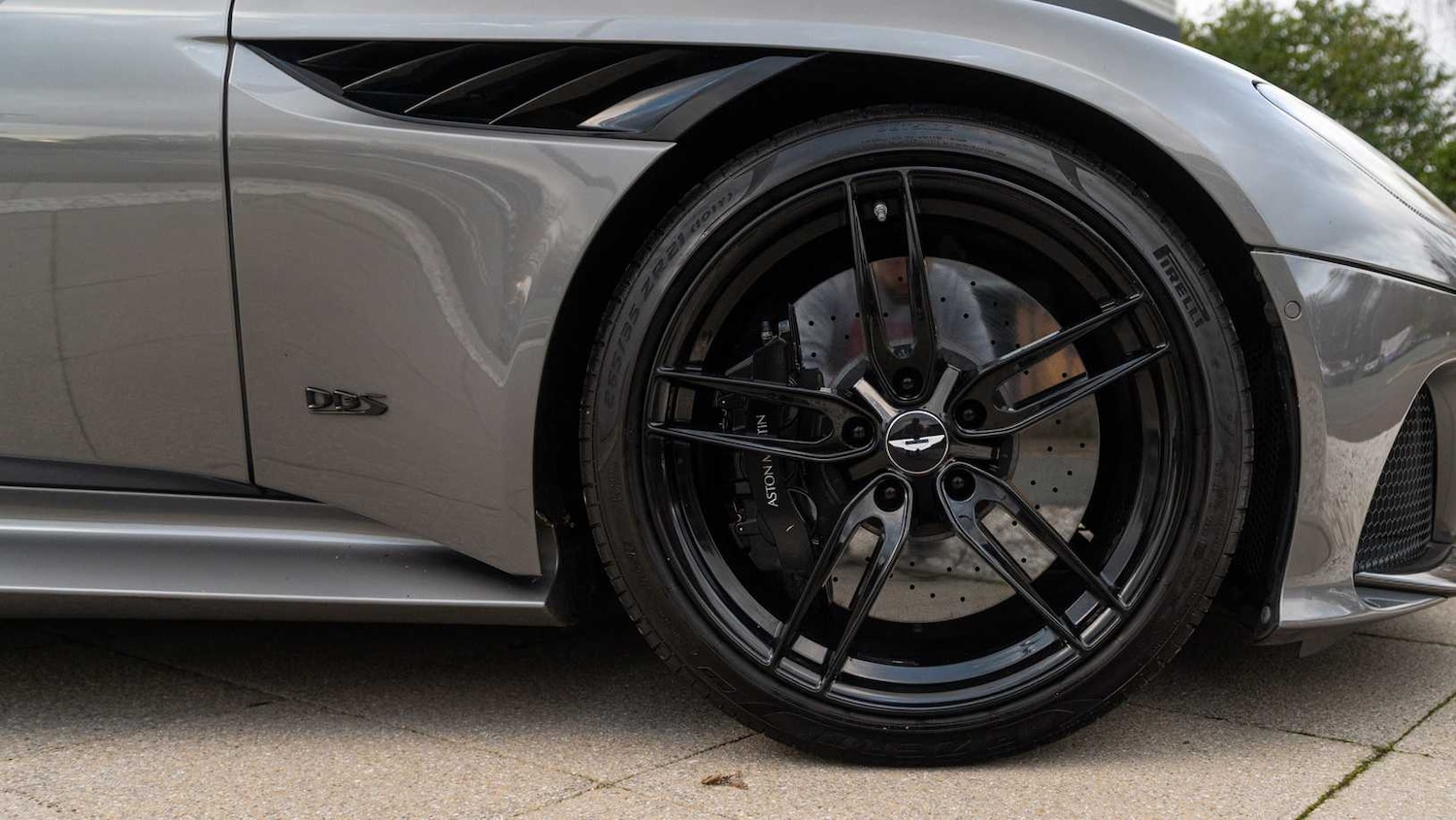 Used Aston Martin DBS 2021 for sale - 76916108: Photo 4