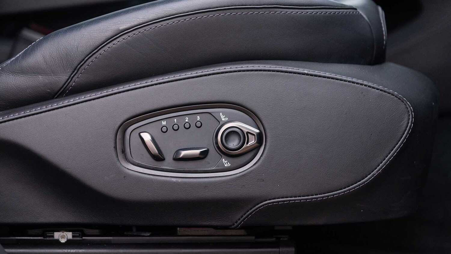 Used Aston Martin DBX 2024 for sale - 77458696: Photo 16