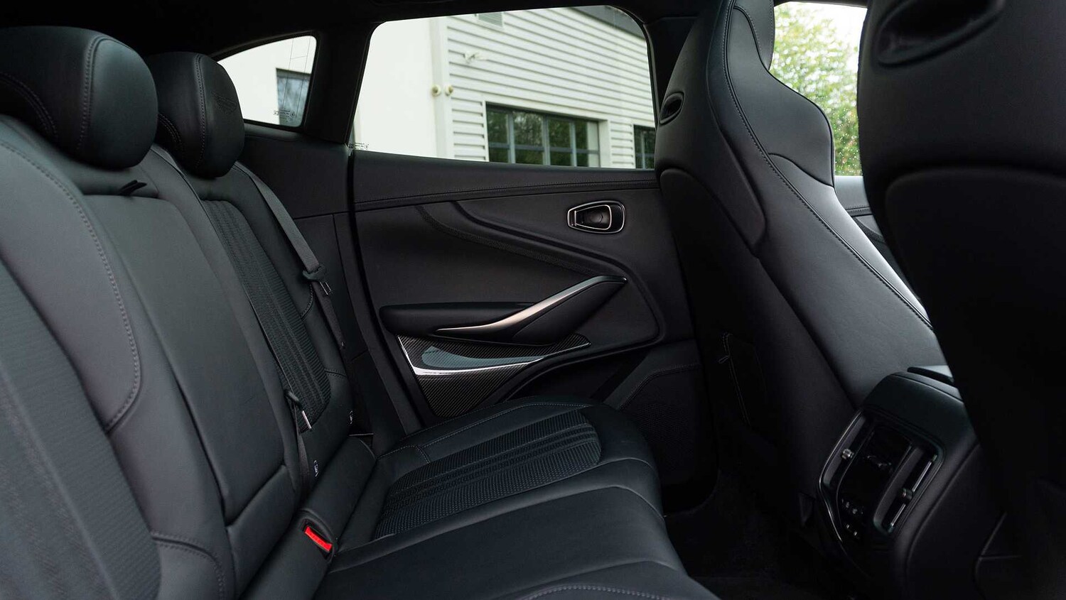 Used Aston Martin DBX 2024 for sale - 77458696: Photo 32