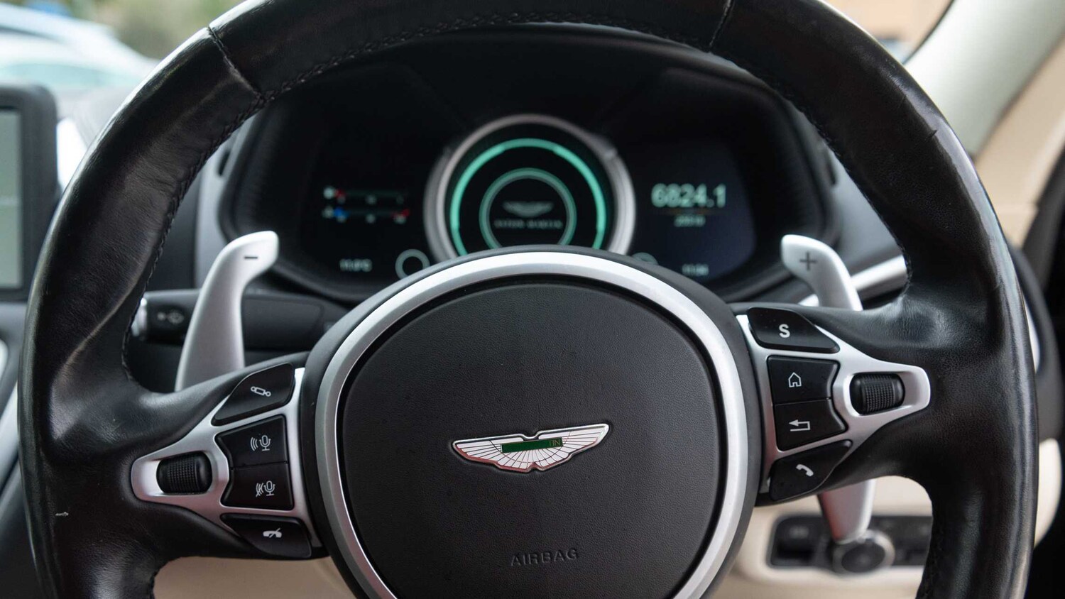 Used Aston Martin DB11 2019 for sale - 77886183: Photo 11