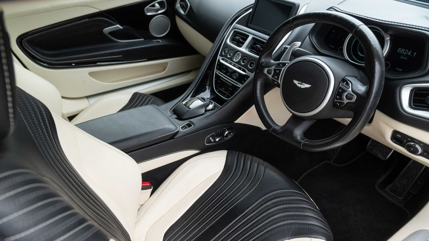 Used Aston Martin DB11 2019 for sale - 77886183: Photo 12