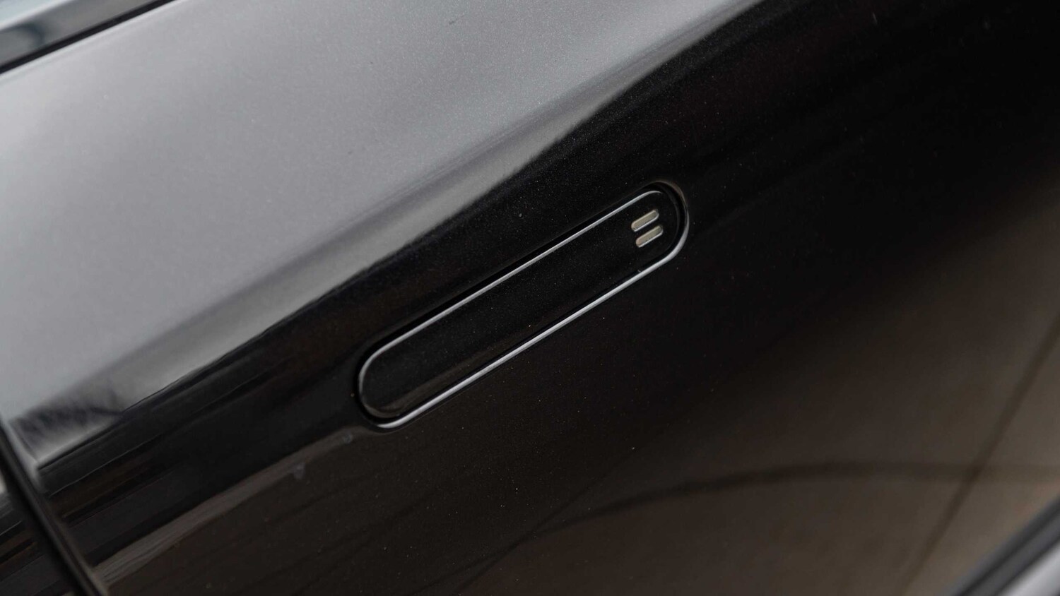 Used Aston Martin DB11 2019 for sale - 77886183: Photo 19