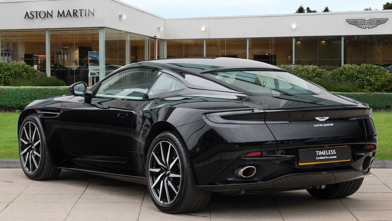 Used Aston Martin DB11 2019 for sale - 77886183: Photo 2