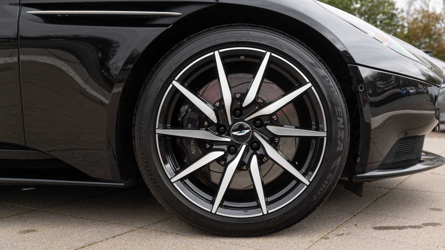 Used Aston Martin DB11 2019 for sale - 77886183: Photo 4