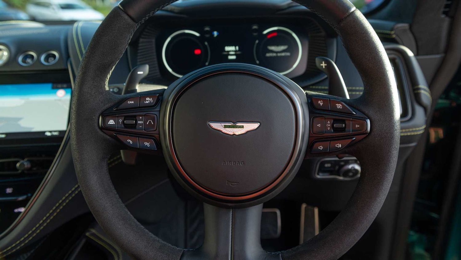 Used Aston Martin DBX 2025 for sale - 77018807: Photo 11