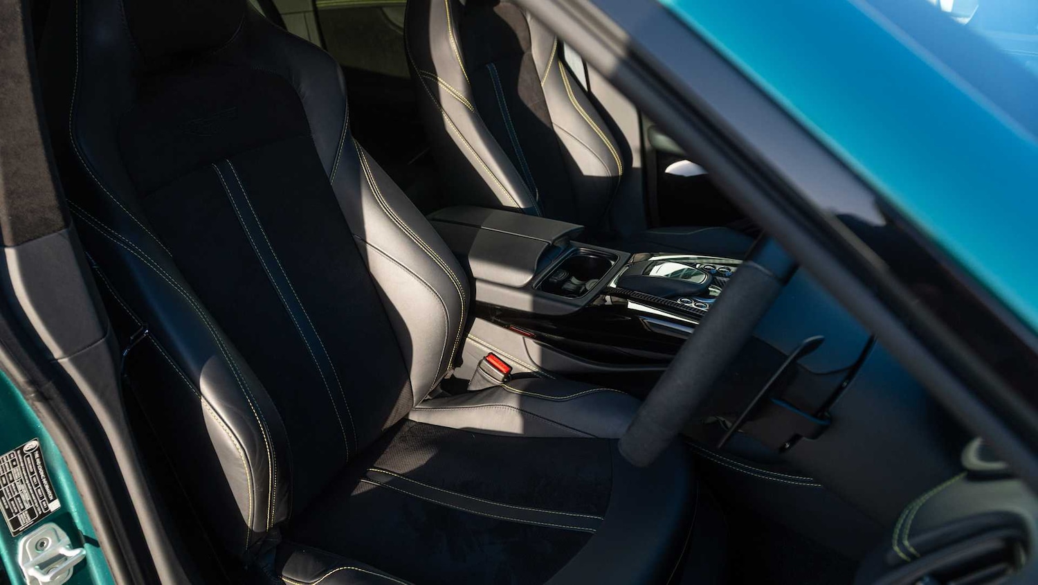 Used Aston Martin DBX 2025 for sale - 77018807: Photo 12