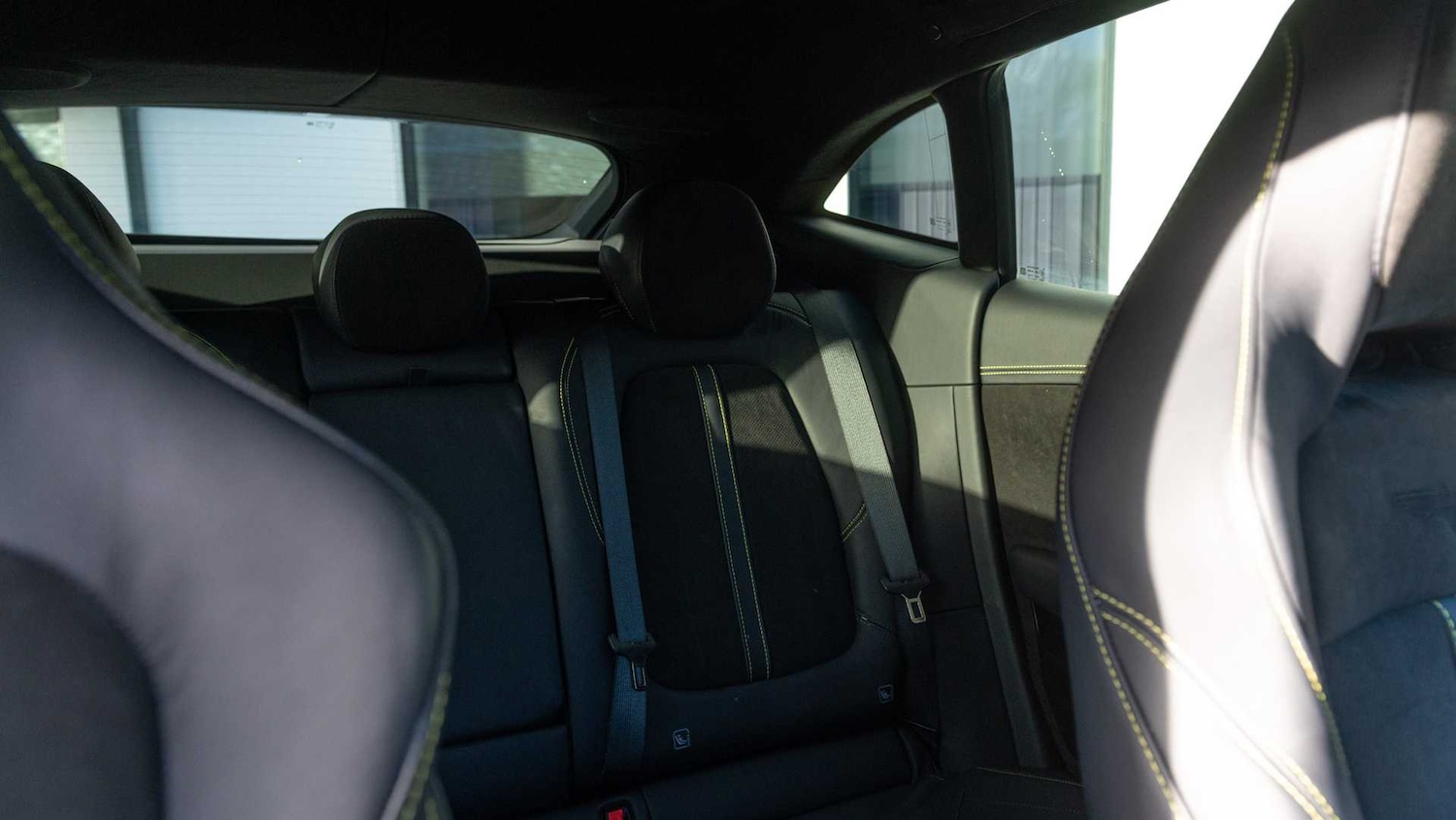 Used Aston Martin DBX 2025 for sale - 77018807: Photo 30