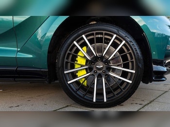 Used Aston Martin DBX 2025 for sale - 77018807: Photo