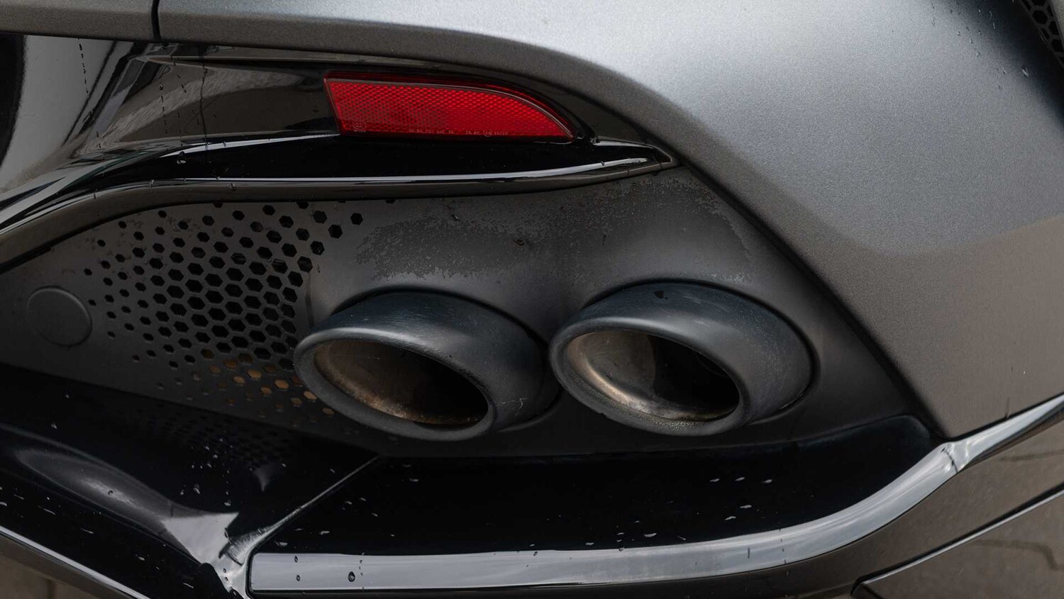 Used Aston Martin DBX 2023 for sale - 76170021: Photo 17