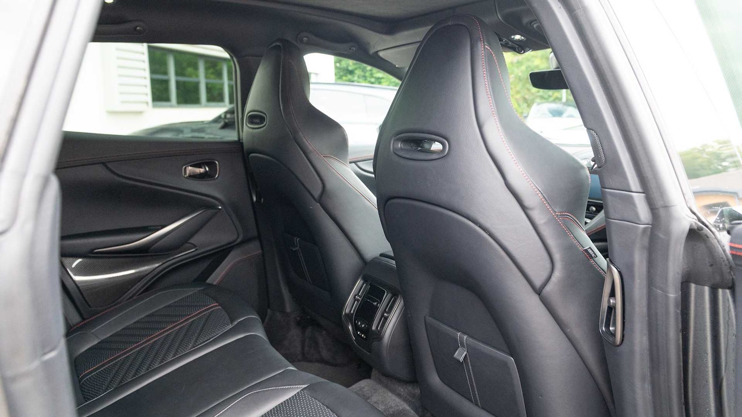 Used Aston Martin DBX 2023 for sale - 76170021: Photo 28