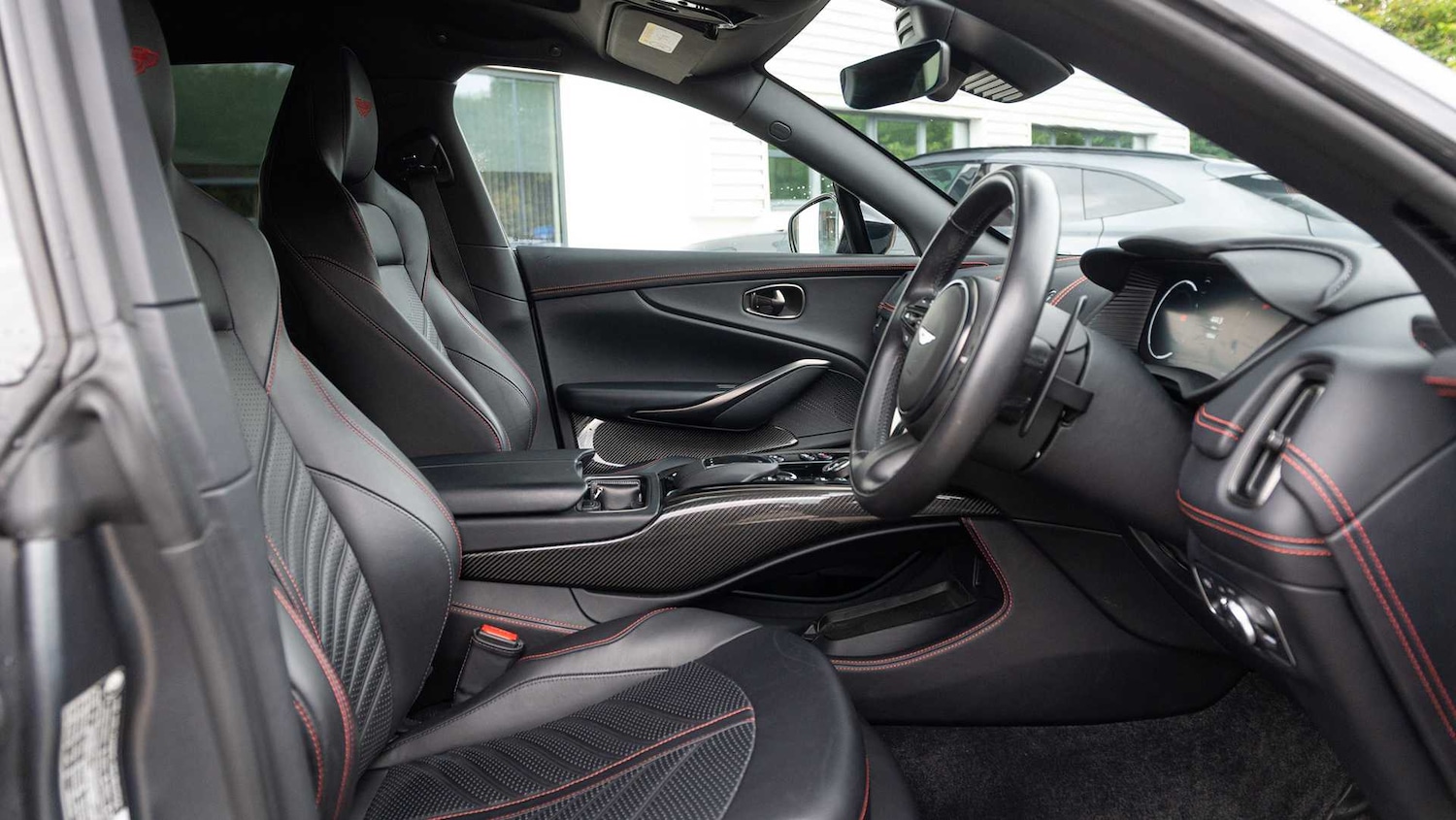 Used Aston Martin DBX 2023 for sale - 76170021: Photo 29