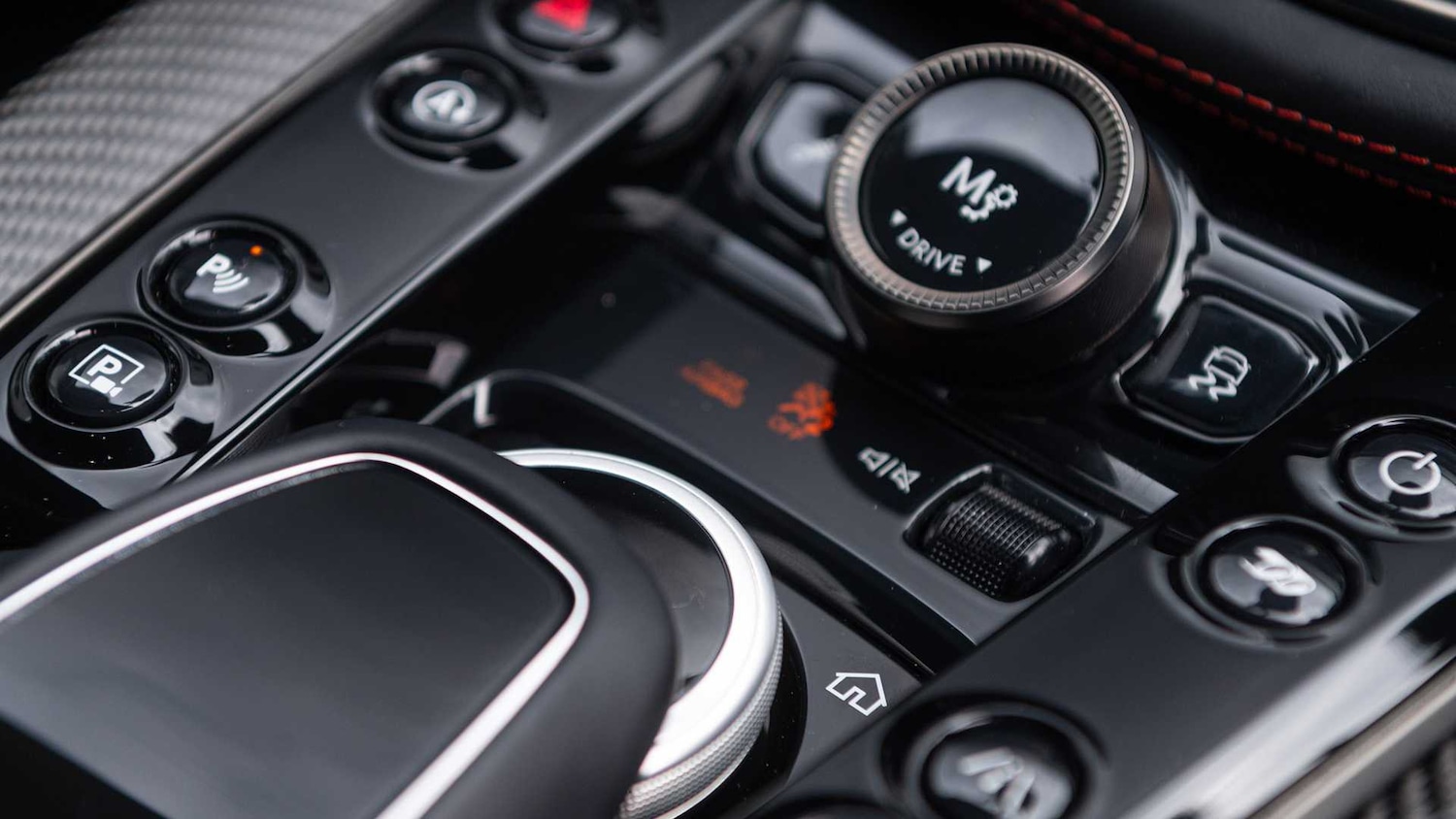 Used Aston Martin DBX 2023 for sale - 76170021: Photo 31