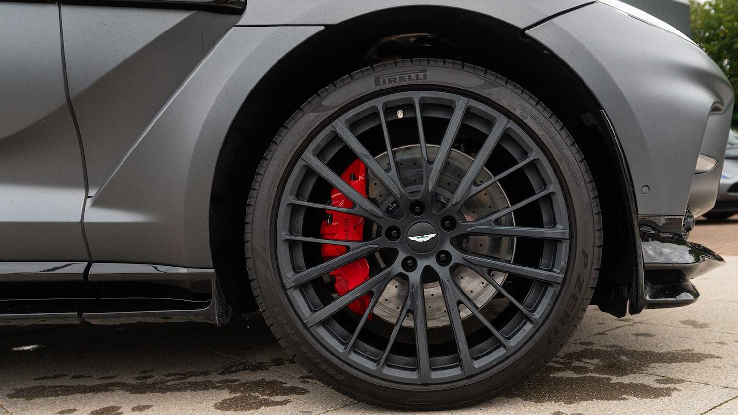 Used Aston Martin DBX 2023 for sale - 76170021: Photo 4