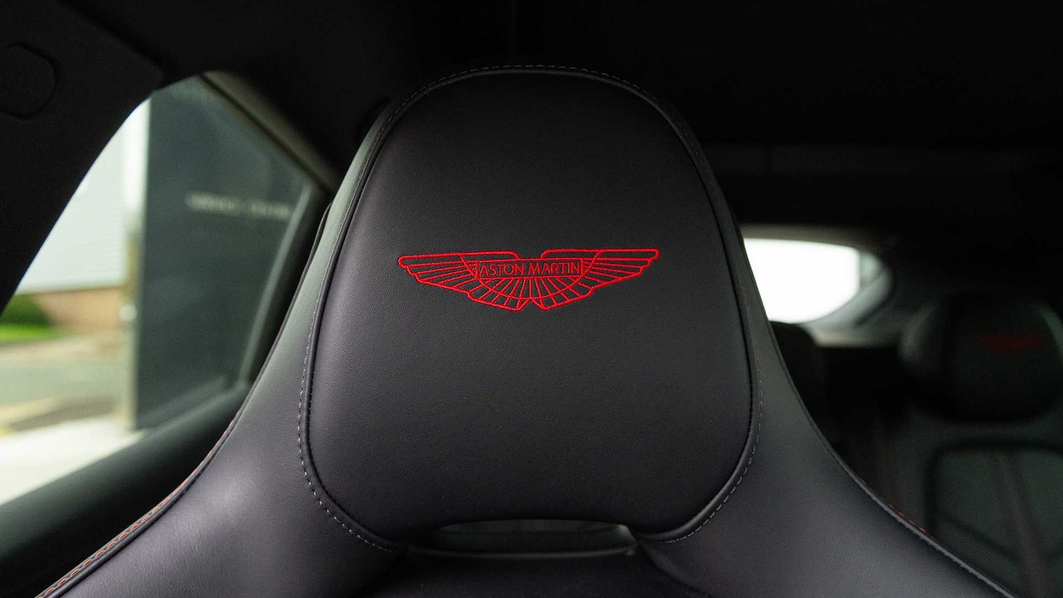 Used Aston Martin DBX 2023 for sale - 76170021: Photo 5