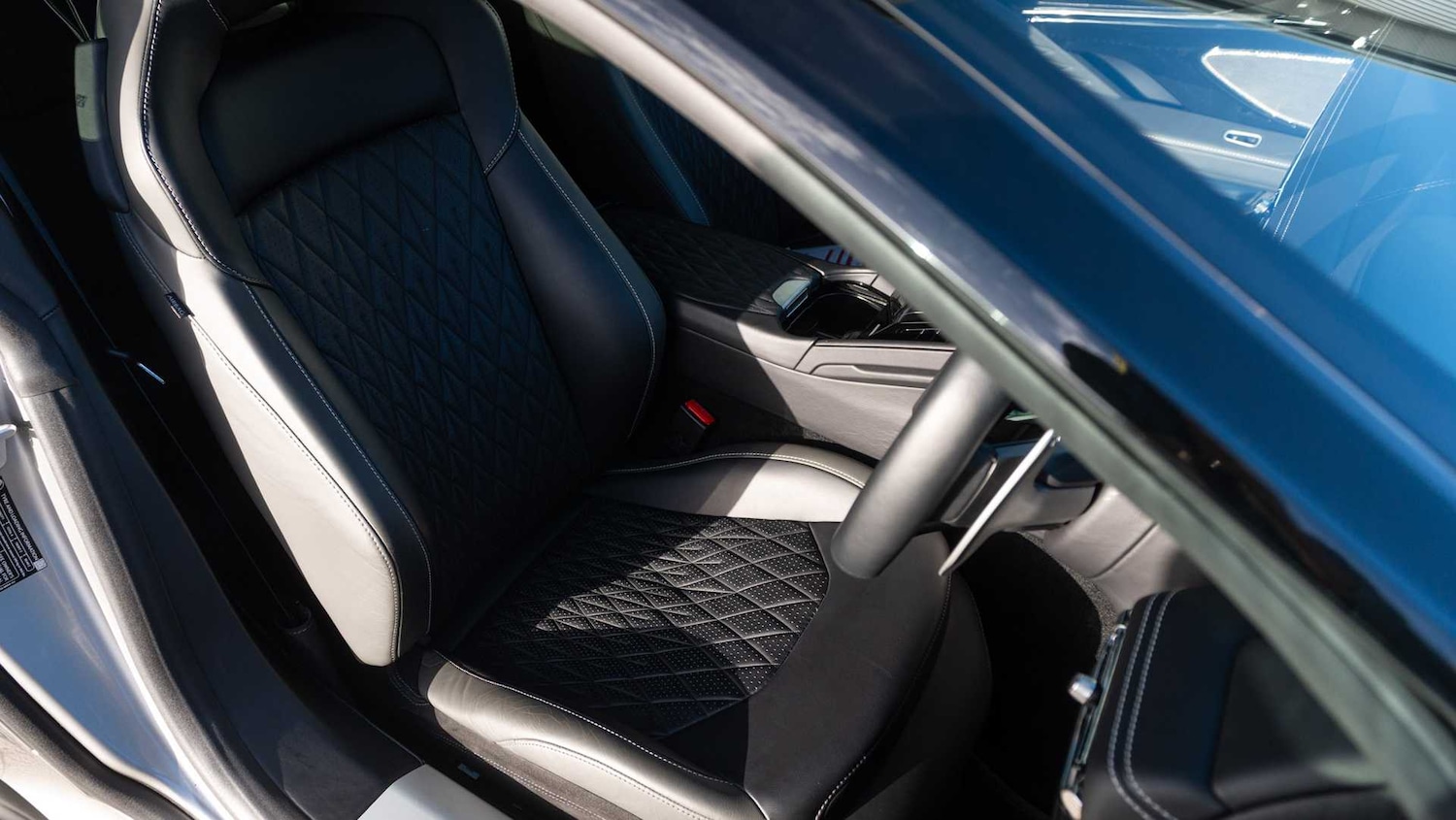 Used Aston Martin V8 2023 for sale - 76916211: Photo 12