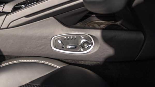 Used Aston Martin V8 2023 for sale - 76916211: Photo 16