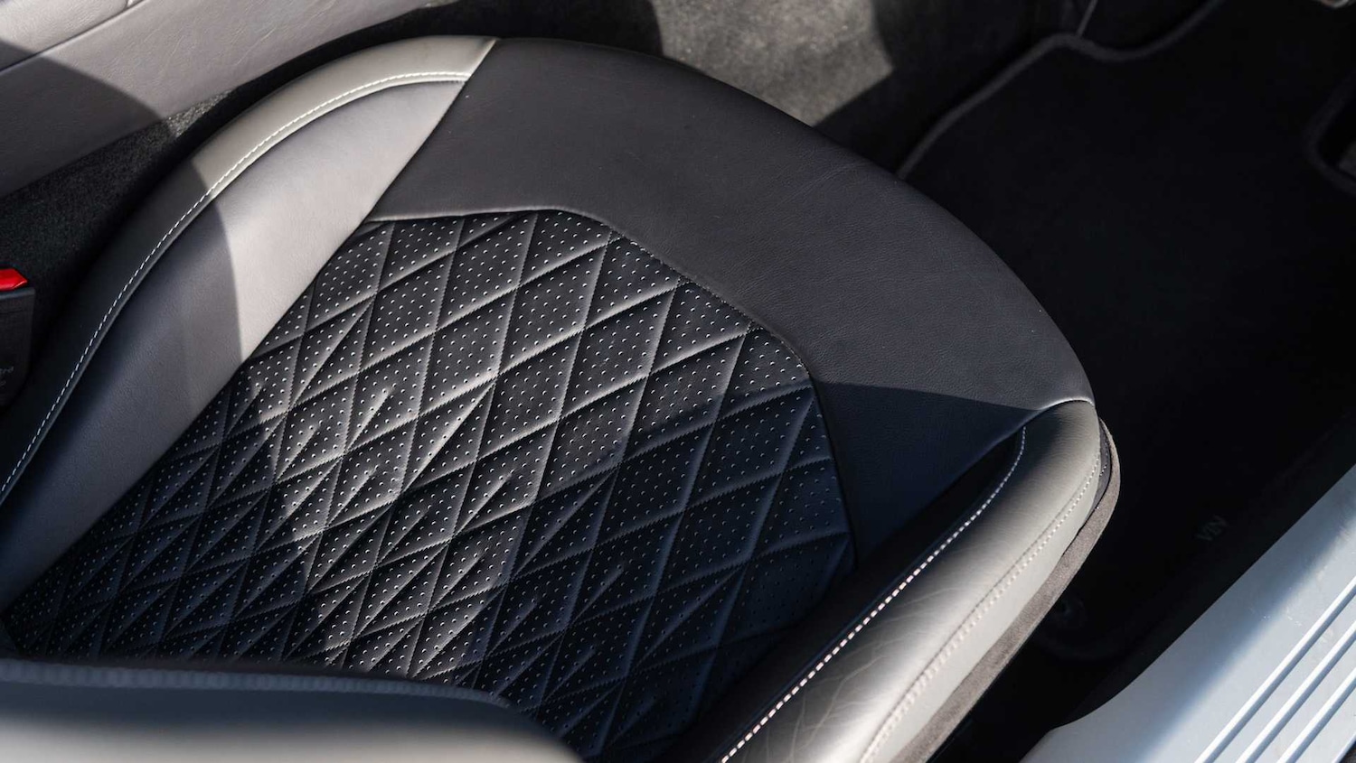 Used Aston Martin V8 2023 for sale - 76916211: Photo 31