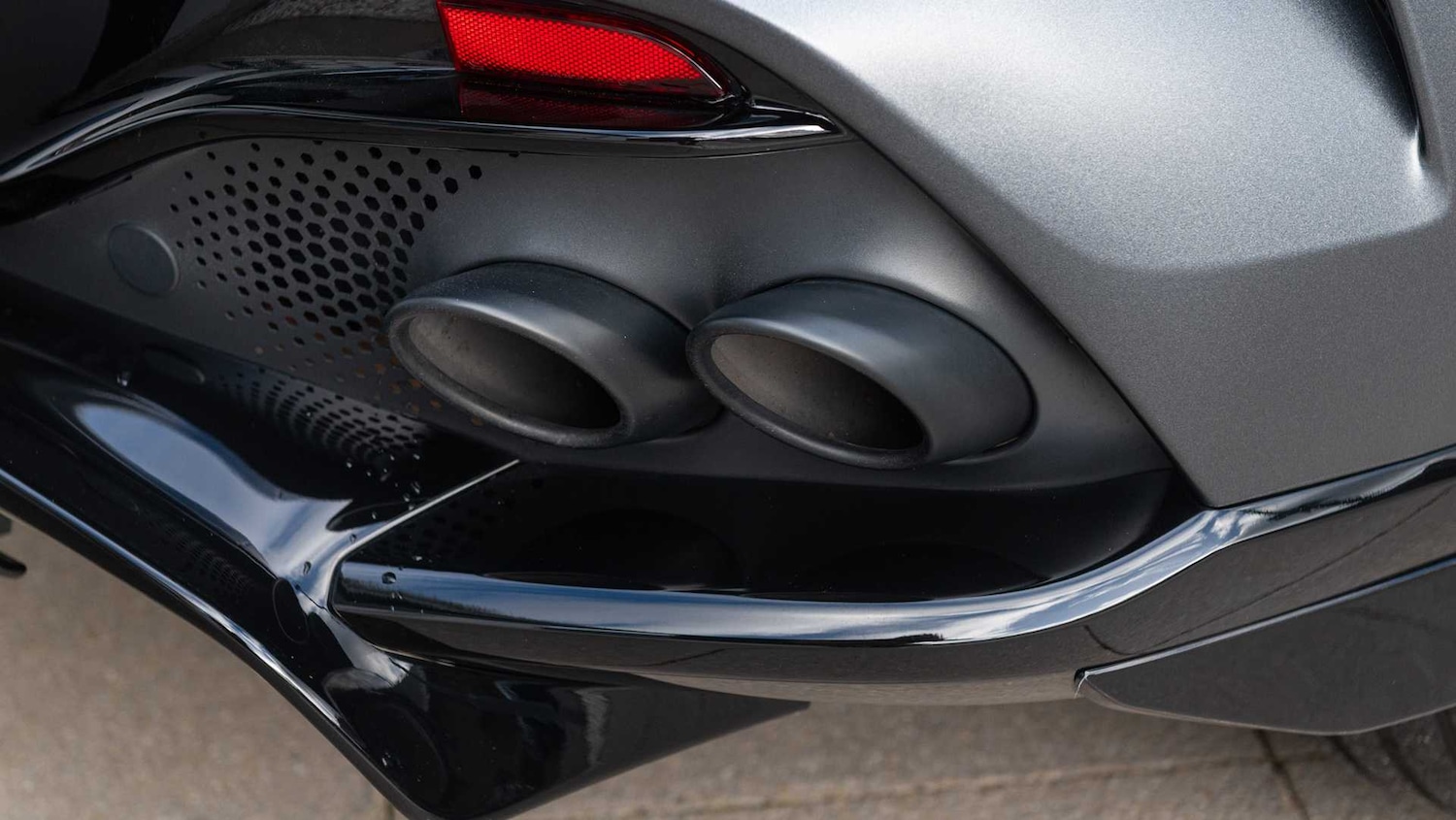 Used Aston Martin DBX 2024 for sale - 76916181: Photo 17