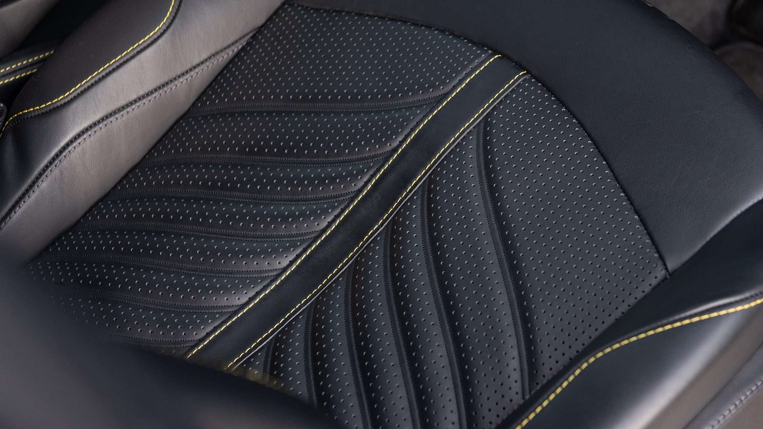 Used Aston Martin DBX 2024 for sale - 77239896: Photo 13