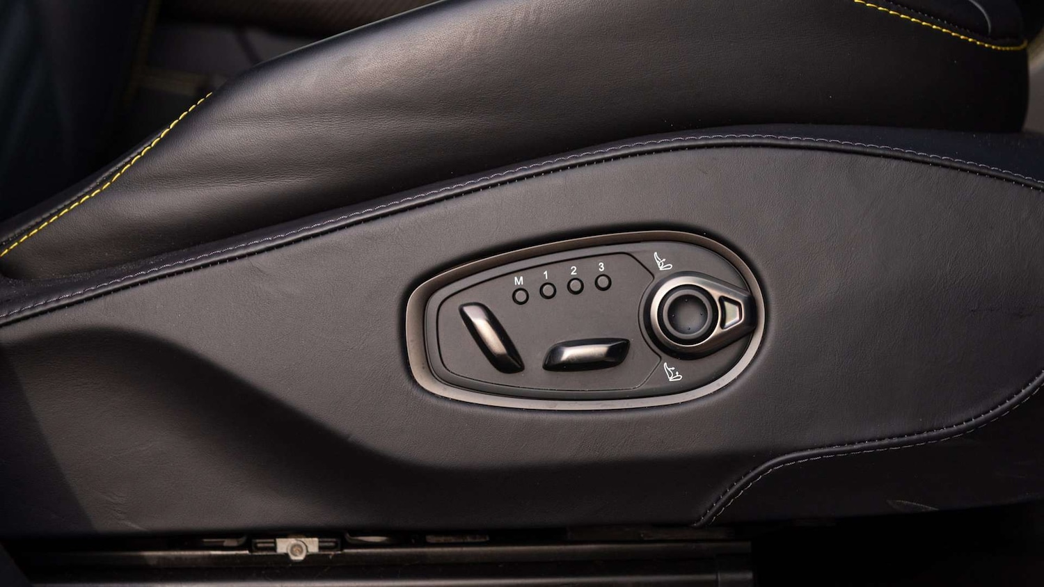 Used Aston Martin DBX 2024 for sale - 77239896: Photo 18